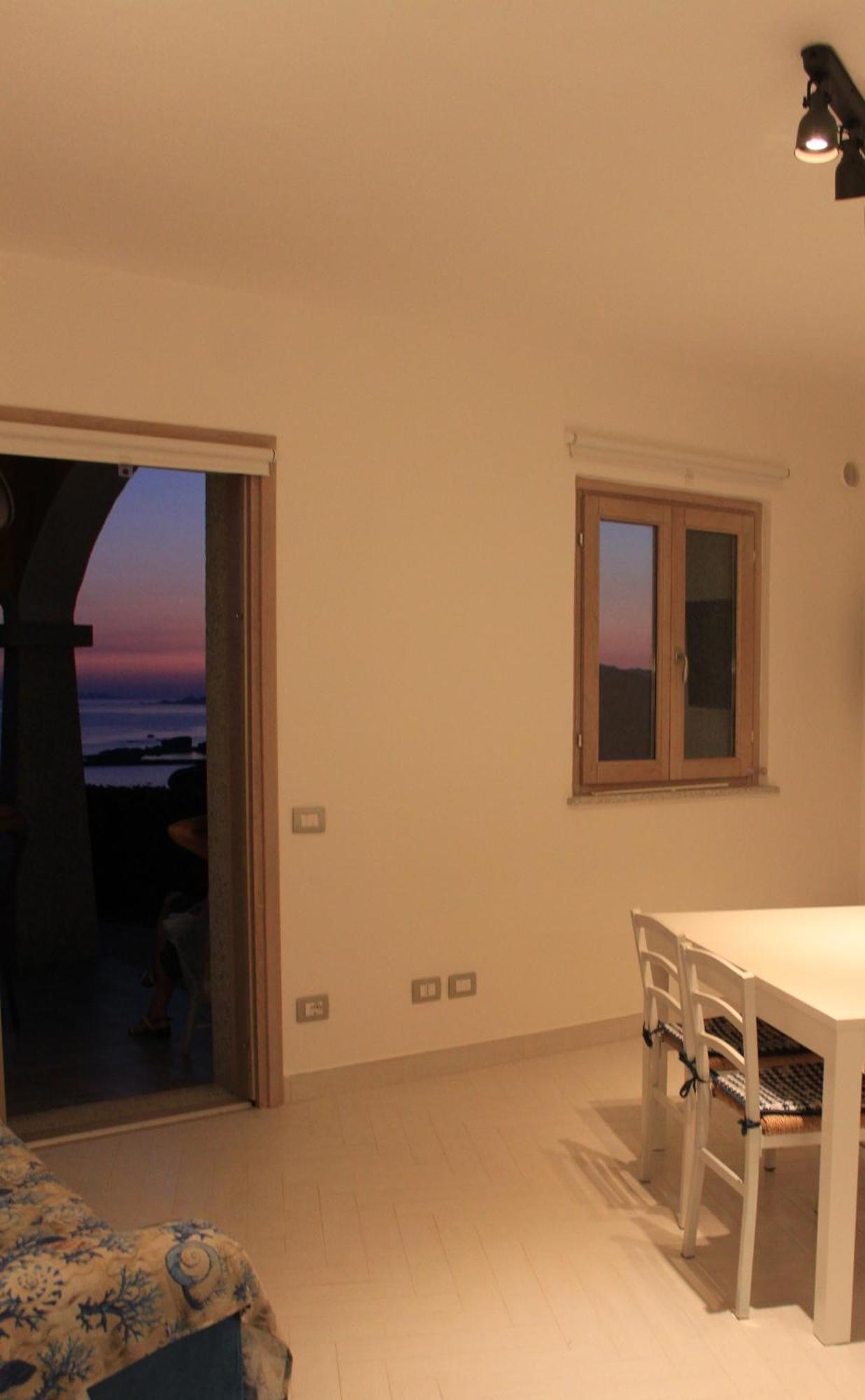 לה מדלנה A Punta Tegge Il Mare La Spiaggia Il Tramonto מראה חיצוני תמונה